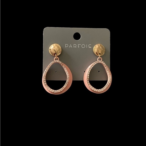 🎄CHRISTMAS GIFTS🎄 BOUTIQUE-TWO PAIR OF EARRINGS - Picture 5 of 7